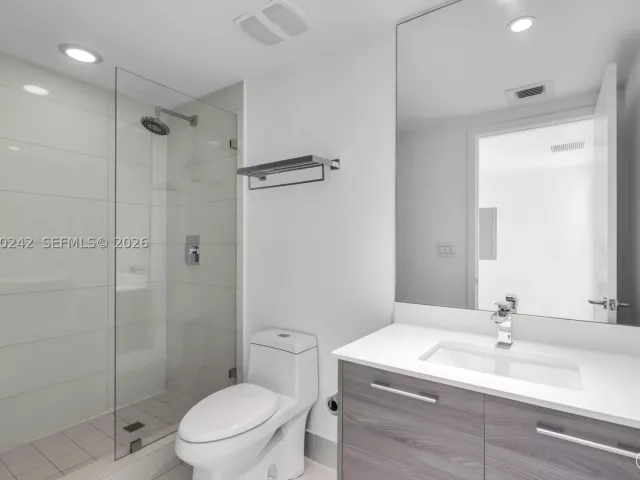 3-bedroom condo for rent in Miami - 1300 S Miami Ave 2905 - MondialRealty