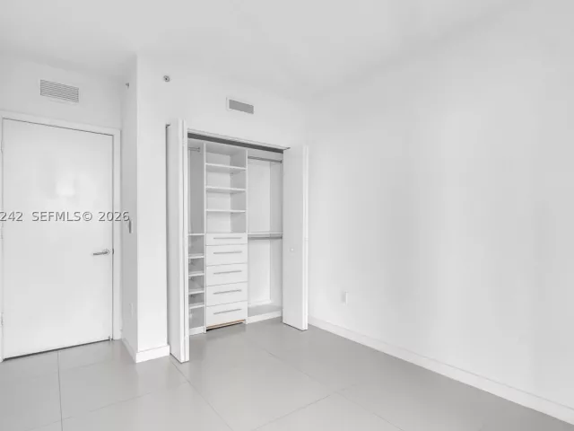 3-bedroom condo for rent in Miami - 1300 S Miami Ave 2905 - MondialRealty