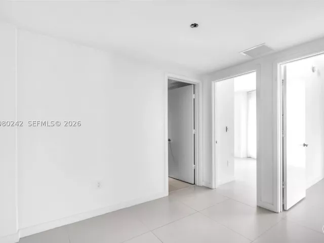 3-bedroom condo for rent in Miami - 1300 S Miami Ave 2905 - MondialRealty
