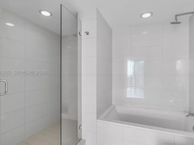 3-bedroom condo for rent in Miami - 1300 S Miami Ave 2905 - MondialRealty