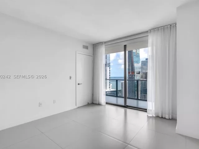 3-bedroom condo for rent in Miami - 1300 S Miami Ave 2905 - MondialRealty