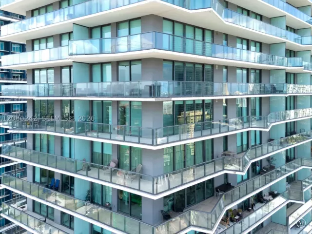 3-bedroom condo for rent in Miami - 1300 S Miami Ave 2905 - MondialRealty
