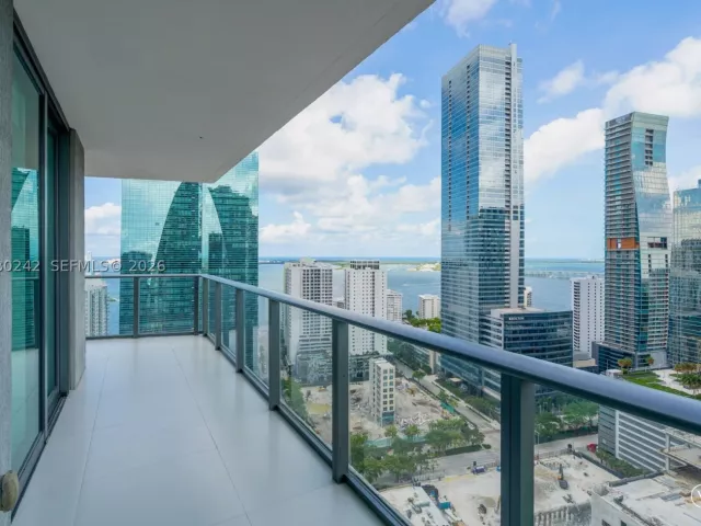 3-bedroom condo for rent in Miami - 1300 S Miami Ave 2905 - MondialRealty