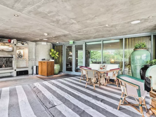 3-bedroom condo for rent in Miami - 1300 S Miami Ave 2905 - MondialRealty