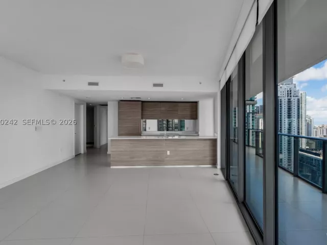 3-bedroom condo for rent in Miami - 1300 S Miami Ave 2905 - MondialRealty