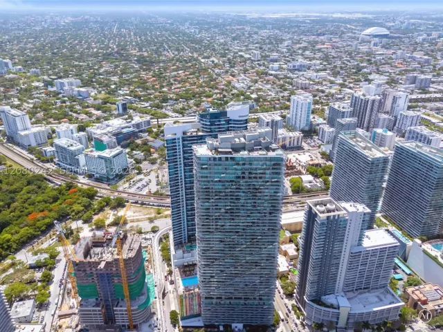 3-bedroom condo for rent in Miami - 1300 S Miami Ave 2905 - MondialRealty