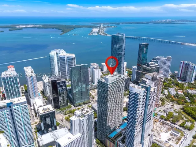 3-bedroom condo for rent in Miami - 1300 S Miami Ave 2905 - MondialRealty