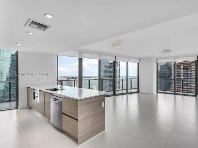 3-bedroom condo for rent in Miami - 1300 S Miami Ave 2905 - MondialRealty