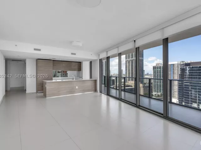 3-bedroom condo for rent in Miami - 1300 S Miami Ave 2905 - MondialRealty