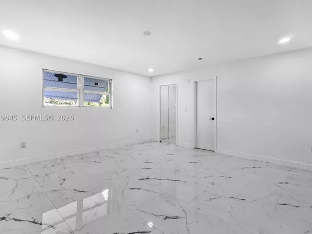 3-bedroom home for sale in Miami Gardens - 860 NW 207th St - MondialRealty