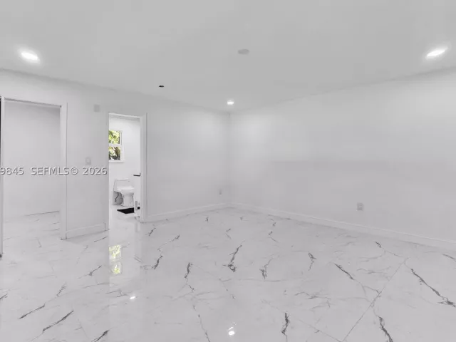 3-bedroom home for sale in Miami Gardens - 860 NW 207th St - MondialRealty