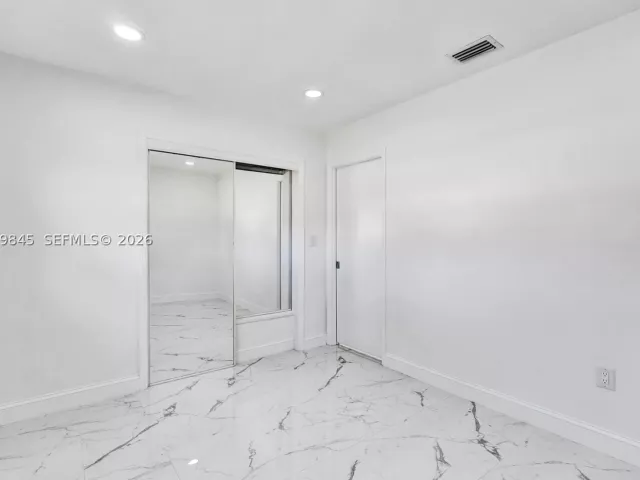 3-bedroom home for sale in Miami Gardens - 860 NW 207th St - MondialRealty