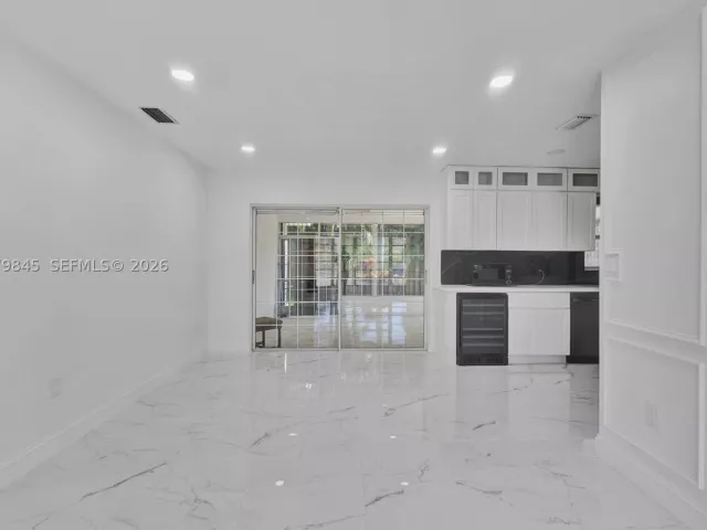 3-bedroom home for sale in Miami Gardens - 860 NW 207th St - MondialRealty