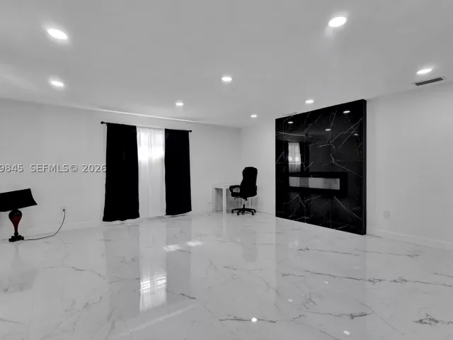 3-bedroom home for sale in Miami Gardens - 860 NW 207th St - MondialRealty