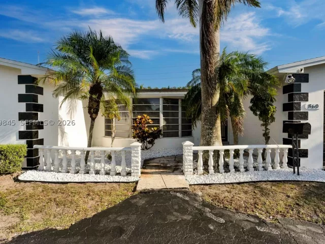 3-bedroom home for sale in Miami Gardens - 860 NW 207th St - MondialRealty