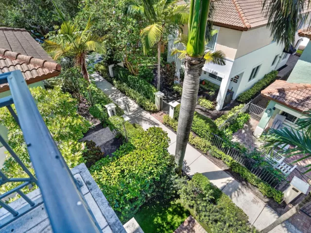 3-bedroom home for sale in Boca Raton - 125 NW GARDENER Street - MondialRealty