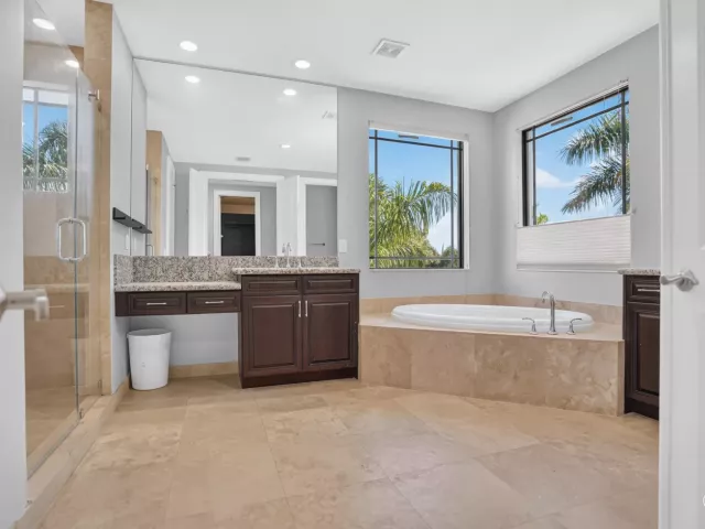 3-bedroom home for sale in Boca Raton - 125 NW GARDENER Street - MondialRealty