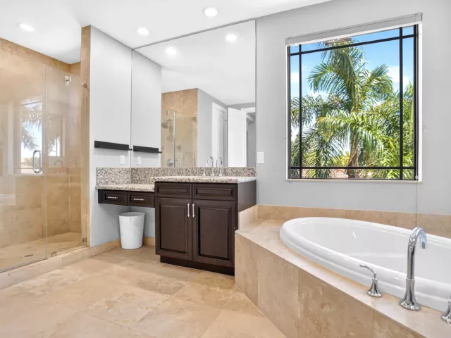 3-bedroom home for sale in Boca Raton - 125 NW GARDENER Street - MondialRealty