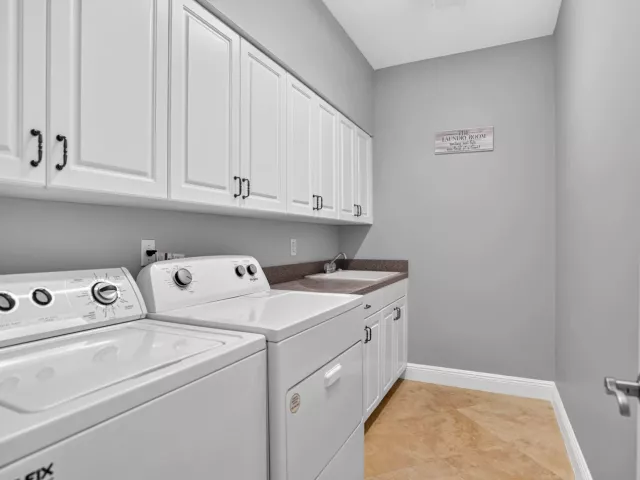 3-bedroom home for sale in Boca Raton - 125 NW GARDENER Street - MondialRealty