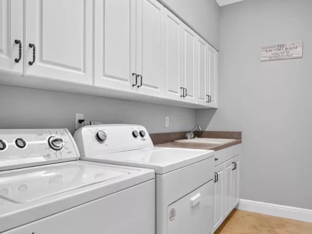 3-bedroom home for sale in Boca Raton - 125 NW GARDENER Street - MondialRealty