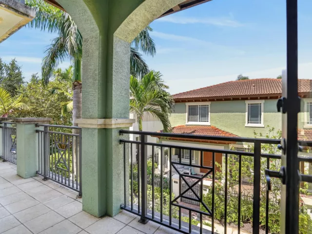 3-bedroom home for sale in Boca Raton - 125 NW GARDENER Street - MondialRealty