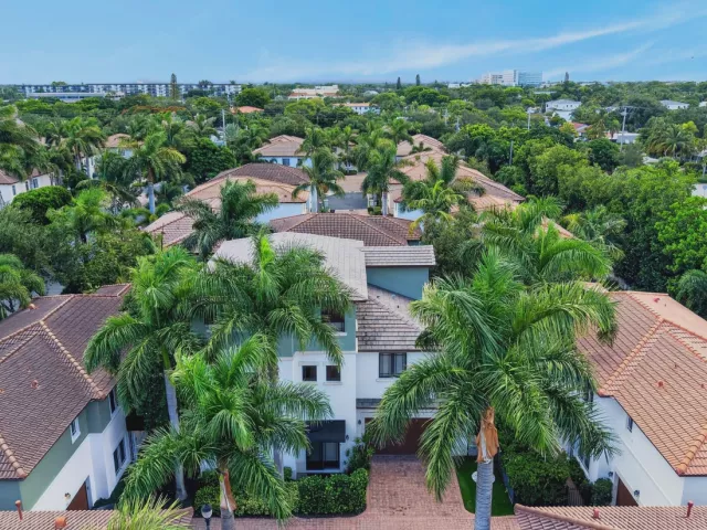 3-bedroom home for sale in Boca Raton - 125 NW GARDENER Street - MondialRealty