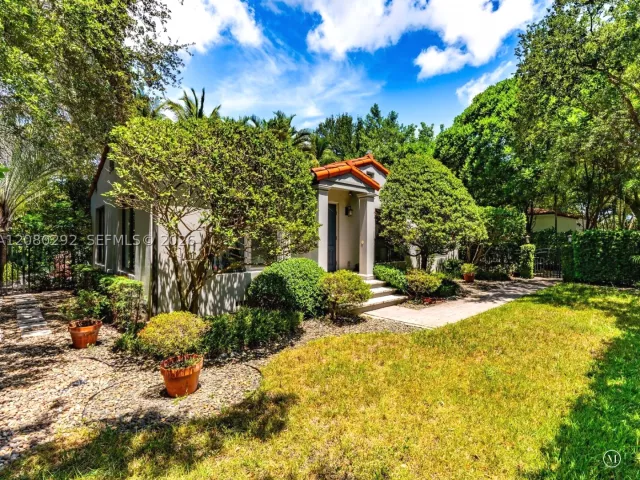 3-bedroom home for rent in Coral Gables - 119 Avila Ct 0 - MondialRealty
