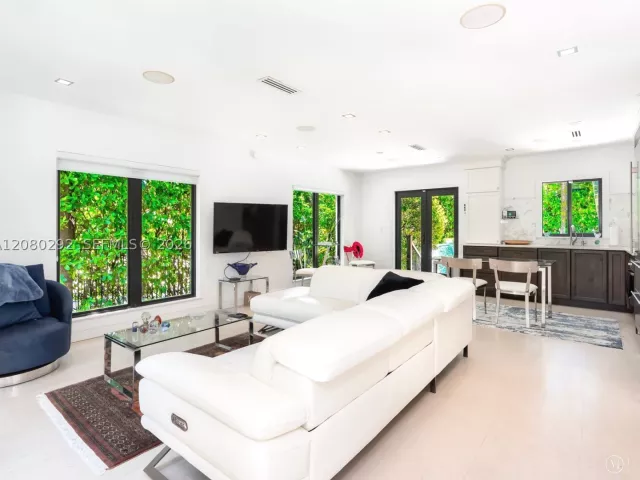 3-bedroom home for rent in Coral Gables - 119 Avila Ct 0 - MondialRealty