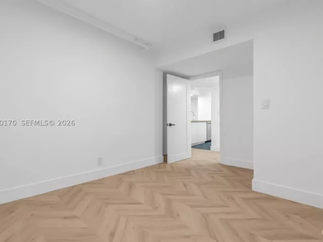 2-bedroom condo for rent in Miami - 1717 N Bayshore Dr A-1541 - MondialRealty