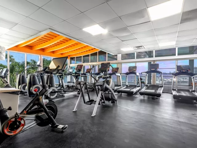 2-bedroom condo for rent in Miami - 1717 N Bayshore Dr A-1541 - MondialRealty