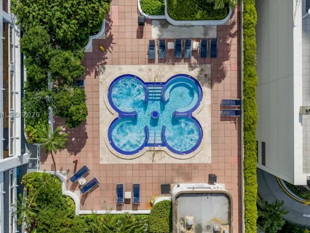 2-bedroom condo for rent in Miami - 1717 N Bayshore Dr A-1541 - MondialRealty