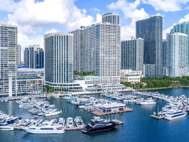 2-bedroom condo for rent in Miami - 1717 N Bayshore Dr A-1541 - MondialRealty