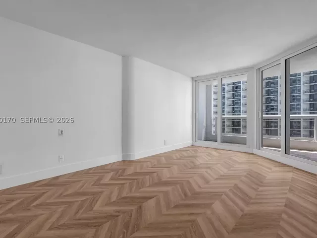2-bedroom condo for rent in Miami - 1717 N Bayshore Dr A-1541 - MondialRealty