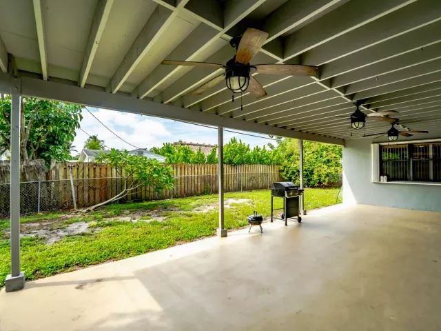 3-bedroom home for rent in Deerfield Beach - 816 SE 13TH Court - MondialRealty