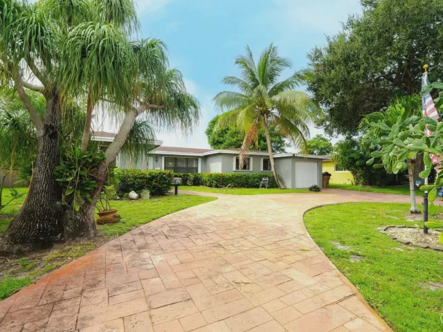3-bedroom home for rent in Deerfield Beach - 816 SE 13TH Court - MondialRealty