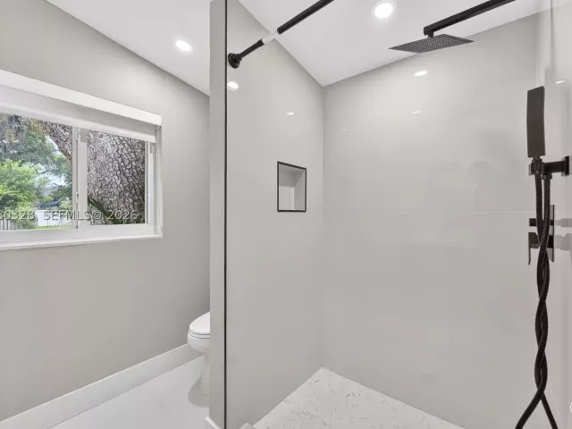 3-bedroom home for sale in Fort Lauderdale - 1508 SW 20th Ave - MondialRealty