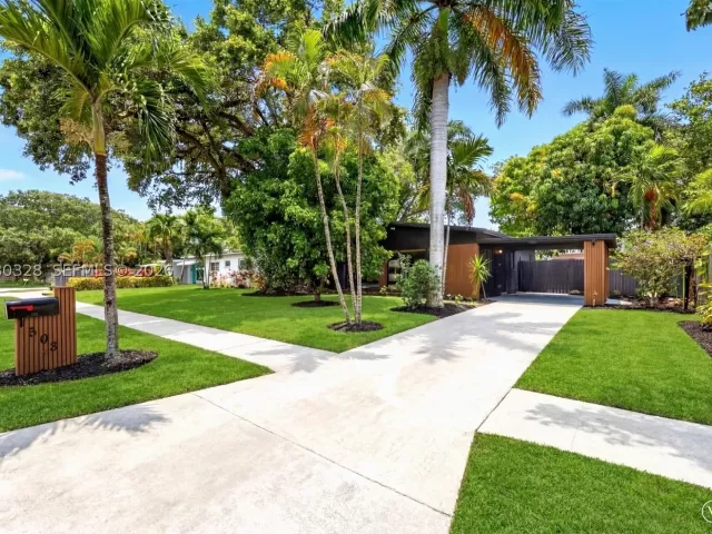 3-bedroom home for sale in Fort Lauderdale - 1508 SW 20th Ave - MondialRealty