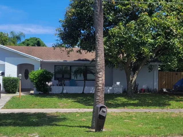 4-bedroom home for sale in West Palm Beach - 4010 N SHORE Drive - MondialRealty