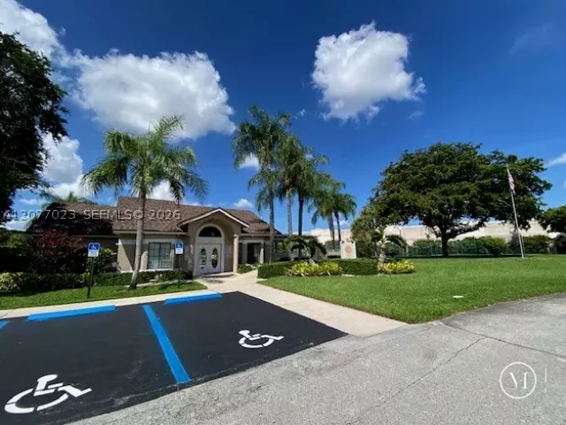3-bedroom home for rent in Deerfield Beach - 5200 W Lakes Dr - MondialRealty