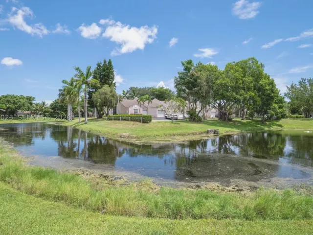 3-bedroom home for rent in Deerfield Beach - 5200 W Lakes Dr - MondialRealty