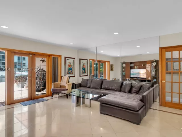 3-bedroom home for sale in North Miami Beach - 2930 NE 164th St - MondialRealty