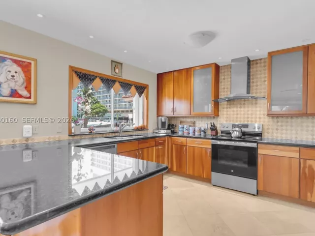 3-bedroom home for sale in North Miami Beach - 2930 NE 164th St - MondialRealty
