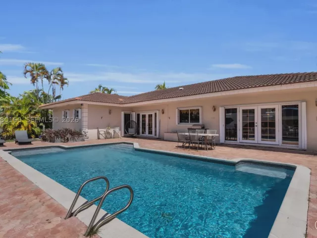 3-bedroom home for sale in North Miami Beach - 2930 NE 164th St - MondialRealty