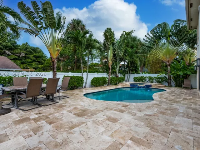 6-bedroom home for rent in Boca Raton - 169 SE Wavecrest Way 0 - MondialRealty