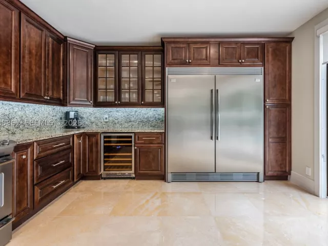 6-bedroom home for rent in Boca Raton - 169 SE Wavecrest Way 0 - MondialRealty