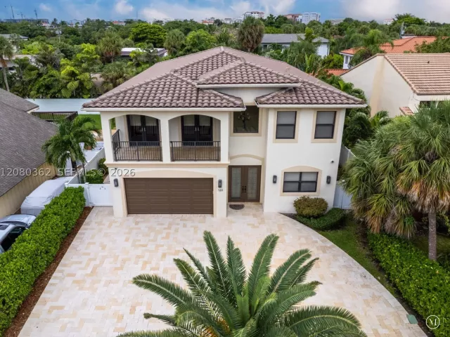 6-bedroom home for rent in Boca Raton - 169 SE Wavecrest Way 0 - MondialRealty