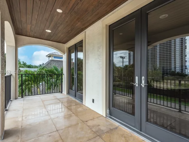 6-bedroom home for rent in Boca Raton - 169 SE Wavecrest Way 0 - MondialRealty
