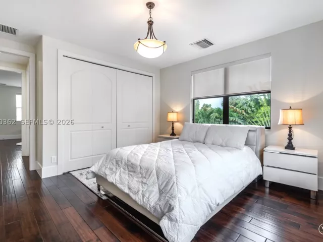 6-bedroom home for rent in Boca Raton - 169 SE Wavecrest Way 0 - MondialRealty