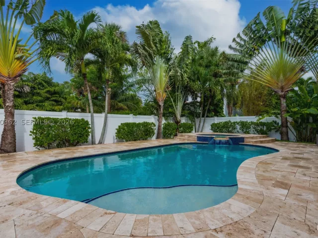 6-bedroom home for rent in Boca Raton - 169 SE Wavecrest Way 0 - MondialRealty