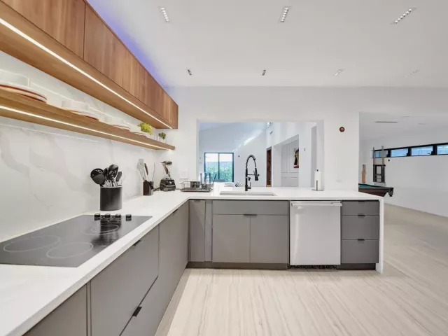 4-bedroom home for rent in Fort Lauderdale - 4417 SW 38th Terrace - MondialRealty
